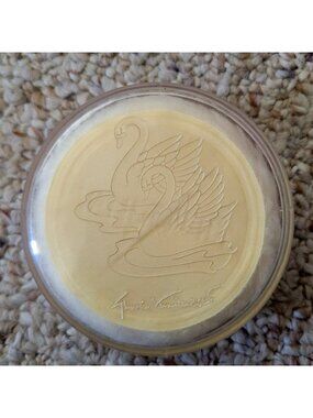 Vintage Gloria Vanderbilt Body Powder 1.5 oz Perfume Dusting Silkening Vanity